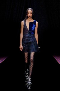 00039-lanvin-fall-22-ready-to-wear-paris-credit-brand.thumb.jpg.dfa2be43f4f5f8528c80b45a5bba6226.jpg