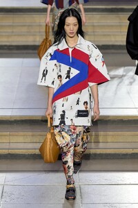 00040-louis-vuitton-fall-2022-ready-to-wear-paris-credit-filippo-fior-gorunway.thumb.jpg.6c5199a03a0da4bd6f9ec6a79fba490a.jpg