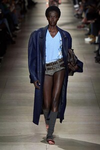 00044-miu-miu-fall-2022-ready-to-wear-paris-credit-filippo-fior-gorunway.thumb.jpg.e879679fc9d327415de74286d3d4e23f.jpg