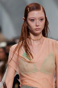00051-fendi-details-fall-22-ready-to-wear-credit-armando-grillo-gorunway.thumb.jpg.6040ba454de43654ce3a9878b4ee21b8.jpg