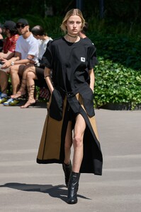 00058-sacai-resort-2024-credit-g.jpg