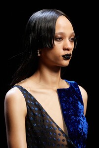00073-lanvin-fall-2022-ready-to-wear-paris-details-credit-brand.thumb.jpg.487a6e691e8e303886aeedee0552a4a9.jpg
