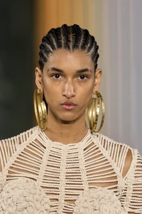 00092-balmain-spring-2023-ready-to-wear-details-credit-gorunway.jpg