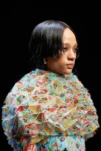 00101-lanvin-fall-2022-ready-to-wear-paris-details-credit-brand.thumb.jpg.852c1d8c5d743d2740100b9ef9541ea9.jpg