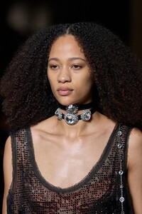 00119-miu-miu-fall-2022-ready-to-wear-details-details-paris-credit-gorunway.thumb.jpg.00d543e62831b926265601a2c4ab356c.jpg