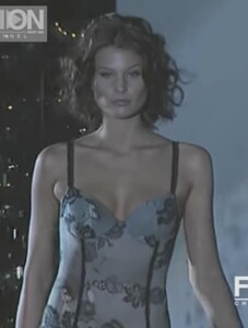 1004171907_f00cavalli-lingerieambrus-breyt-.thumb.jpg.ed6899d7d16dfdc910fa2a96808d988a.jpg