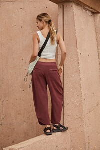 1022670813_CarolineKelley-FreePeople2023FPMovementTimkoPants(Oxblood)59218156_260_b.thumb.jpg.942477965cff8e95e191eeab2bb0fab5.jpg