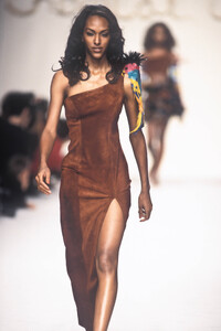 130358930_ChantalThomass1992WomenRTW25.thumb.jpg.3e1ecc131762bb999695a10ec2b05975.jpg
