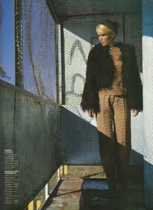 elle russia dec 1997 2.jpg