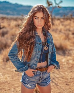 1358076343_JadeWeber.thumb.jpg.0deb53fee66f625e9ee9e729f6edaf4c.jpg