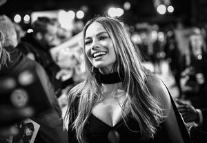 1360185078_MaximHot1002023-MargotRobbie.thumb.jpg.248f0008f8497120ddf9967fd47dffbc.jpg