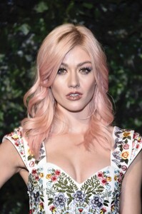 1401283316_MaximHot1002023-KatherineMcNamara.thumb.jpg.2715d786a8ee740ae60a548d30639334.jpg