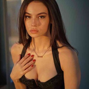 1484165703_SophiaRoseTurino1.thumb.jpg.a276b14eb99c8a9b90346b47c0fa60fe.jpg
