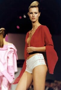 1533569872_melaniescheriauAmyMacKenzie.thumb.jpg.512d6181f5c0871f5e9a97139bf35a77.jpg