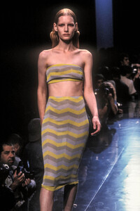 1536224560_VersusbyDonatella1997WomenRTW98.thumb.jpg.f7a881c8aae93d81982445e7ac4959a7.jpg