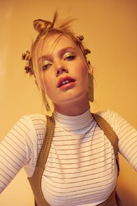 1540115639_IsabellaMammes.thumb.jpg.c607ad082884b2a1443b1c003314959c.jpg