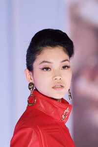 1815460143_MoschinoclpF22007.thumb.jpg.3cde11b5fd65caf063ab6e7538de073c.jpg