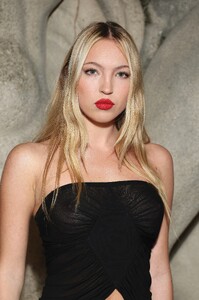 1911288439_MaximHot1002023-LilaMoss.thumb.jpg.c0a620520f9244f8d2db2935ae4ef7c9.jpg