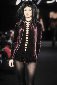 1926447841_BetseyJohnson1996WomenRTW92.thumb.jpg.ef2389ee70b859022231ceb29c953de8.jpg