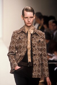 1963629131_Prada1996WomenRTW44.thumb.jpg.79a31668856531d6c0f91e5ad627892e.jpg