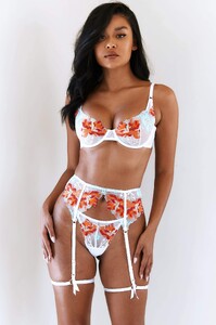 1Lily-Muriel_aefe00d8-c456-40b6-b10e-60efe9ab4ba9.jpg