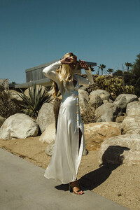 L'eto-Bridal-Wedding-Gowns-Palm-Springs-Collection_-11.jpg