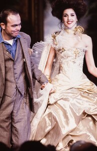Suzanne Von Aichinger Christian Lacroix SS HC 1993 _4.jpg