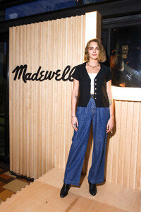 358763739_delevingne-7.jpg
