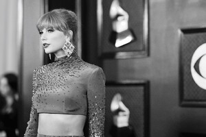 490843709_MaximHot1002023-TaylorSwift.thumb.jpg.2aa1ac6cbbe2d0c2a9e95ecbb77a87c3.jpg