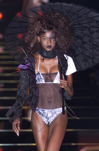 508380243_oluchionweagbaga0123---.thumb.jpg.5686099d431539120e742509253aca02.jpg