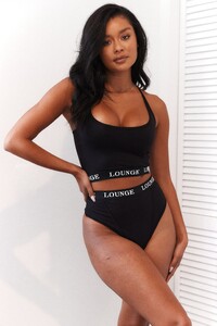 6BlackBasicBra_ThongMurie.jpg