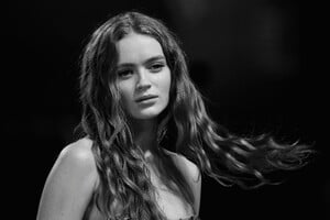 734291737_MaximHot1002023-SadieSink.thumb.jpg.a084c2e73361a9e3dad24abfdd5be221.jpg