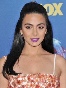 78415157_picturepub-emeraude-toubia-002.jpg