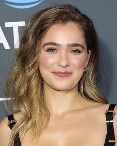 93882712_picturepub-haley-lu-richardson-003.jpg