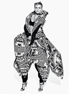 Harper_s_Bazaar_UK_2011_05-144.thumb.png.7ffcf301a0e78cd6b21f149a8d1e5527.png