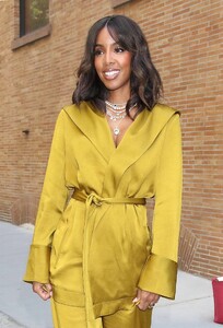 Kelly-Rowland---Pictured-at-NBCs-Today-Show-in-New-York-02.jpg