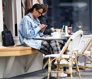 Leona-Lewis---Spotted-at-coffee-shop-Coffee-and-Plants-in-Los-Angeles-08.jpg