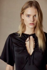 MIADRESSBLACKCLOSE_800x1200.jpg