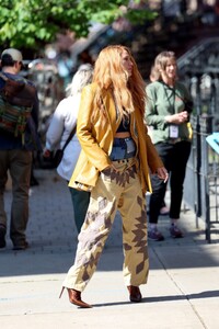 blake-lively-on-the-set-of-it-ends-with-us-in-new-jersey-05-25-2023-3.jpg