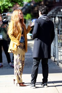blake-lively-on-the-set-of-it-ends-with-us-in-new-jersey-05-25-2023-5.jpg