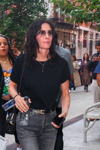 courteney-cox-arrive-at-her-hotel-in-new-york-05-31-2023-1.jpg