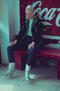 cowboy_08.thumb.jpg.9e8cc43f3766899f8c5c6f43f95899d7.jpg