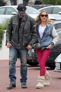 denise-richards-and-aaron-phypers-out-shopping-in-malibu-06-06-2023-8.jpg