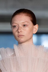 detail-defile-jason-wu-automne-hiver-2022-2023-new-york-detail-14.thumb.jpg.176f0e91df12c44b3816cb682c081c39.jpg
