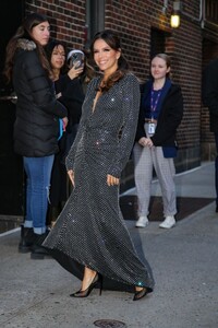 eva-longoria-arrives-at-late-show-with-stephen-colbert-in-new-york-03-07-2023-2.jpg