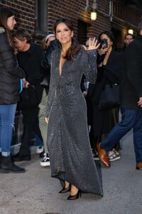 eva-longoria-arrives-at-late-show-with-stephen-colbert-in-new-york-03-07-2023-4.jpg