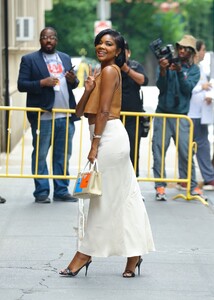 gabrielle-union-arrives-at-the-view-studios-in-new-york-06-14-2023-4.jpg