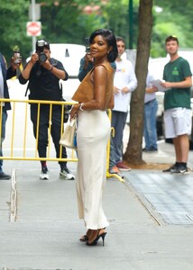 gabrielle-union-arrives-at-the-view-studios-in-new-york-06-14-2023-5.jpg