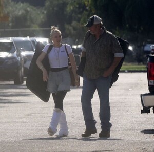 gwen-stefani-and-blake-shelton-at-her-son-s-football-game-in-los-angeles-05-20-2023-1.jpg