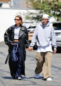 hailey-and-justin-bieber-out-in-los-angeles-06-02-2023-0.jpg